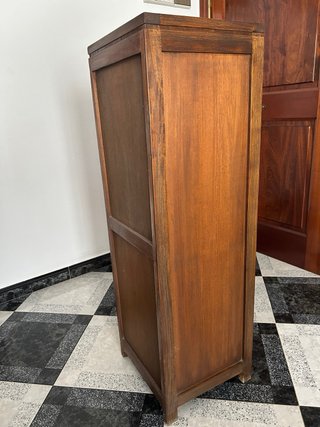 Mueble zapatero de madera con cajones