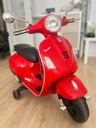 Coche y Moto Eléctricos Infantil Mercedes y Vespa