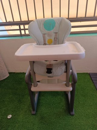 Trona Jane convertible en escritorio infantil