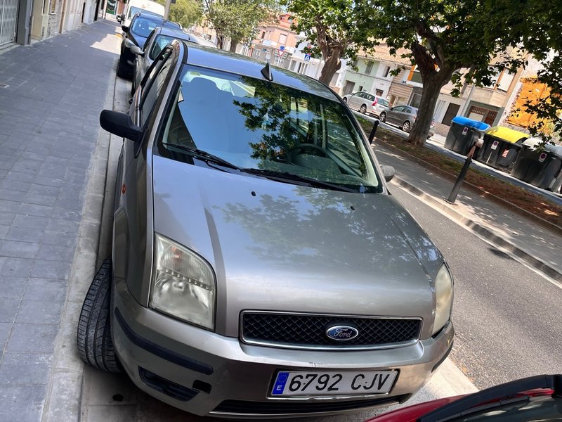 Ford Fusion 2003 - foto 1