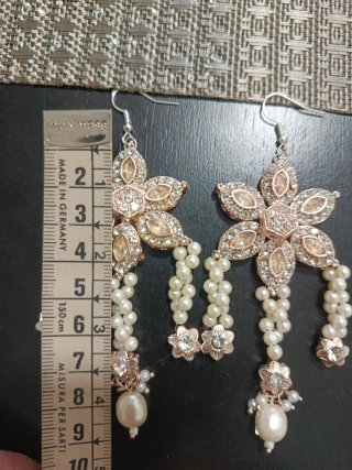 Pendientes flor largos pedrería fiesta