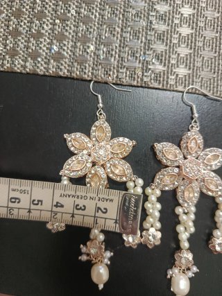 Pendientes flor largos pedrería fiesta