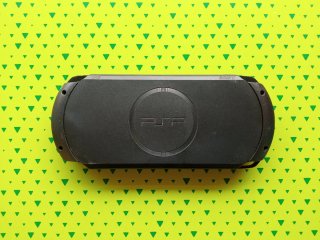 PSP Street + Juego y Adaptador de Carga
