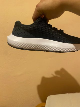 Zapatillas Under Armour Negras y Blancas