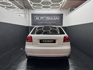 AUDI A3 1.6 TDI 105cv Attraction