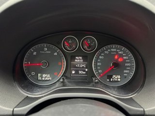 AUDI A3 1.6 TDI 105cv Attraction