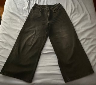 Pantalón vaquero ancho negro