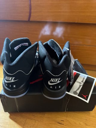 Jordan 5 Talla 43 Negro Gris
