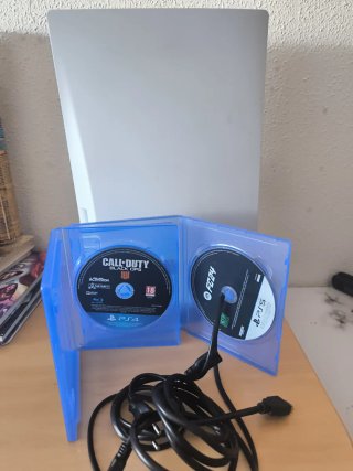 PS5 con FIFA 24 y Call of Duty