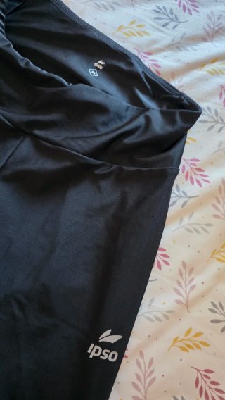 Leggings deportivos negros y rosas