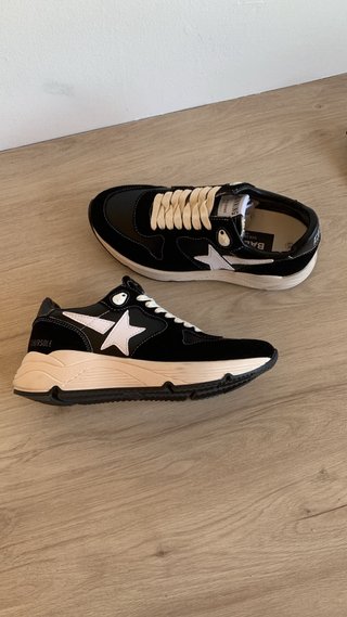 Golden Goose Zapatillas Negras y Blancas