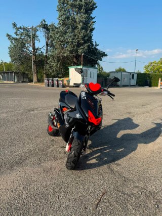 Yamaha Aerox 50 Scooter Nero Rosso