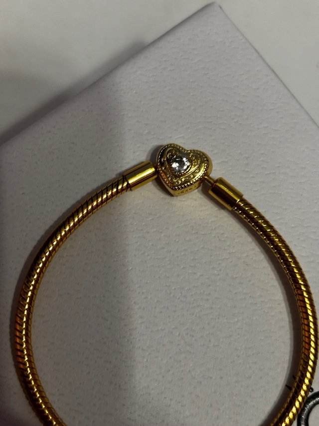 Conjunto Pandora: Pulsera y Pendientes Corazón