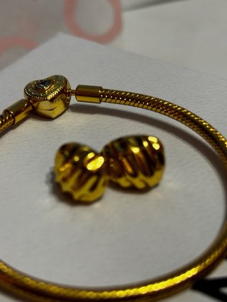 Conjunto Pandora: Pulsera y Pendientes Corazón