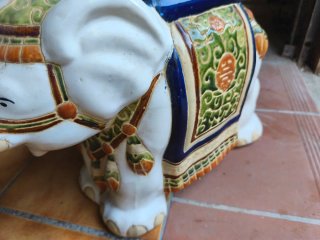 Figura de elefante decorativo