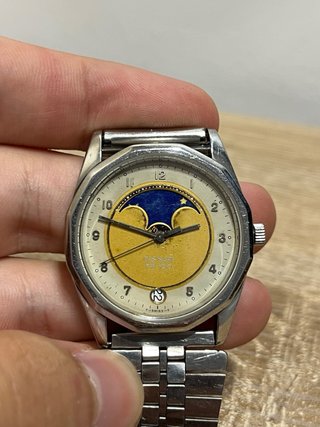 Reloj Tissot PR100 con fase lunar