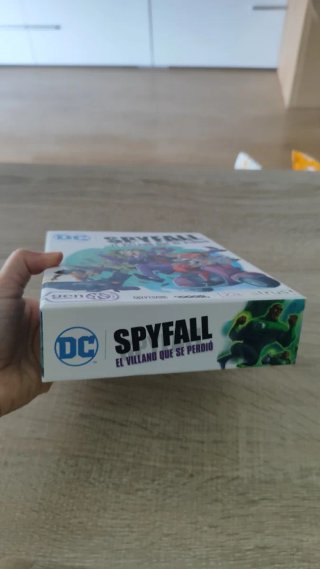 Juego Spyfall El Villano que se perdió DC