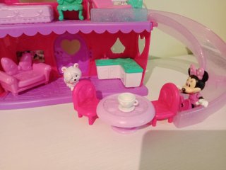 Casa de Minnie Mouse con accesorios