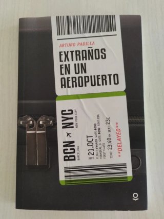 Extraños en un aeropuerto