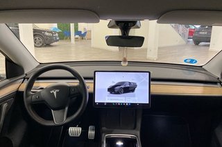 Tesla Model Y   Performance 4WD