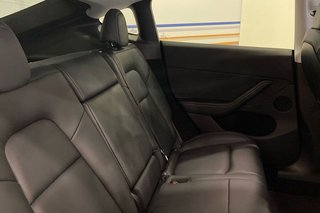 Tesla Model Y   Performance 4WD
