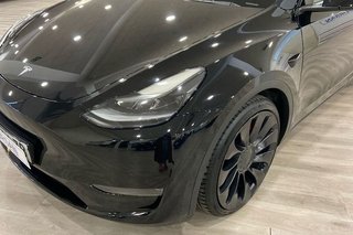 Tesla Model Y   Performance 4WD