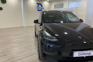 Tesla Model Y   Performance 4WD
