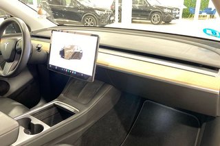 Tesla Model Y   Performance 4WD