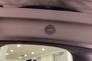 Tesla Model Y   Performance 4WD