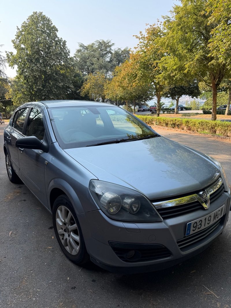 Opel Astra 2006 - foto 1