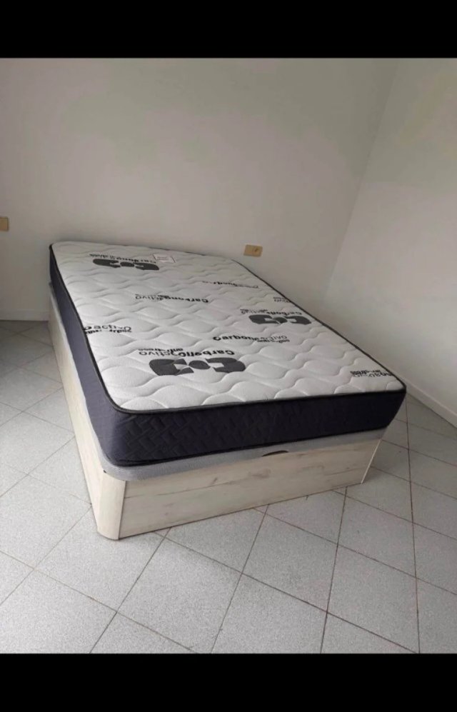 Canapé de Madera con colchón super oferta