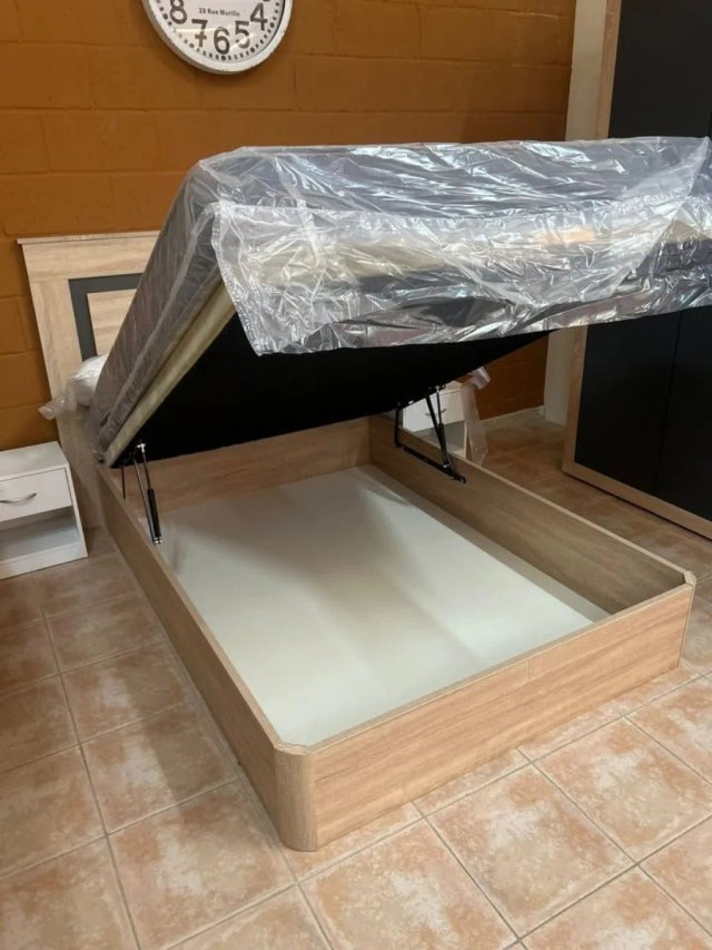 Canapé de Madera con colchón super oferta