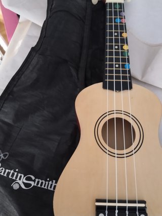 Ukelele Martin Smith con funda