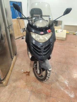 Kymco Grand Dink Gris Maxi Scooter