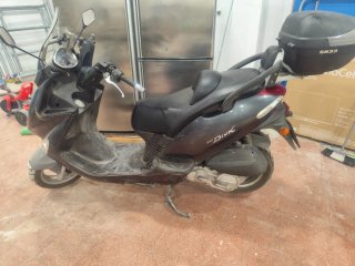 Kymco Grand Dink Gris Maxi Scooter