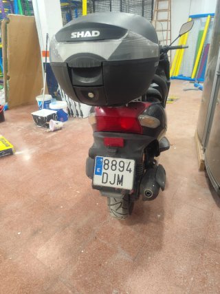 Kymco Grand Dink Gris Maxi Scooter