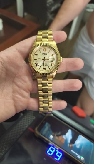 Reloj Lotus Dorado original