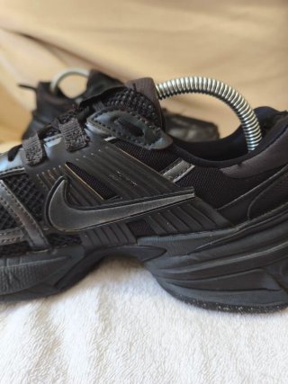 Zapatillas Nike V2K Run Triple Black Talla 40