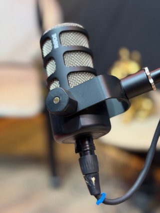 2 Micrófonos RØDE PodMic XLR