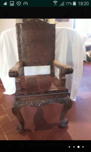 Mesa de comedor de nogal antigua con aparador,