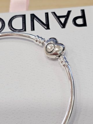 Pulsera Pandora Corazón Rígida 19cm + Caja