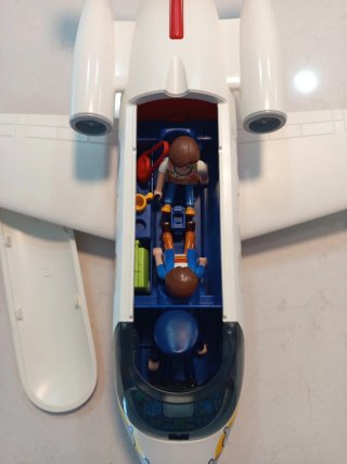 Avión Playmobil con 3 figuras