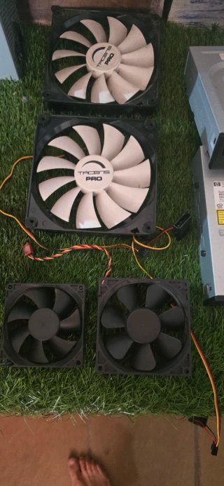 Piezas de ordenador: Fuentes, ventiladores, CD/DVD