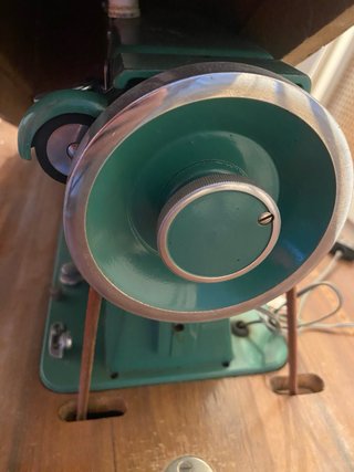 Máquina de coser Sigma verde