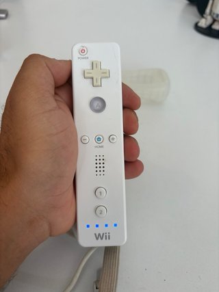 Lote 3 mandos Wii: Rojo, Blanco y Negro