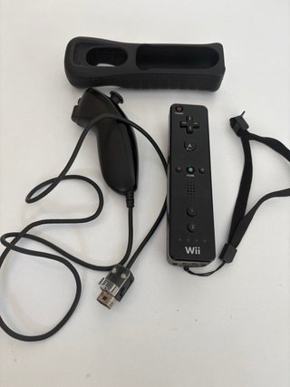 Lote 3 mandos Wii: Rojo, Blanco y Negro