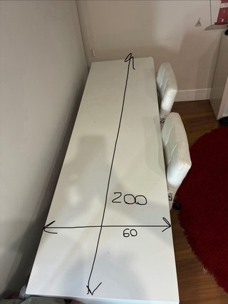 Mesa de estudio blanca