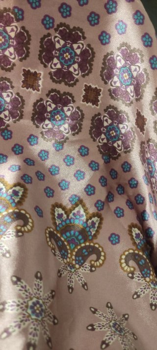 Vestido estampado satén talla S Stradivarius