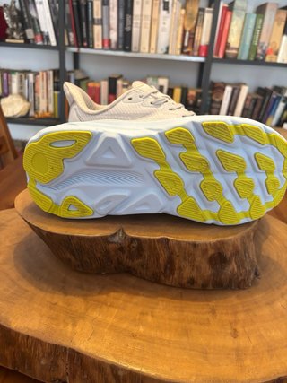Hoka Clifton 9 Blancas y Amarillas