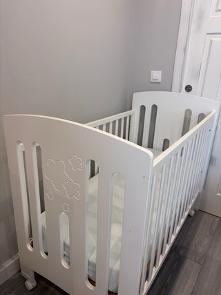 Cuna de madera blanca + colchon